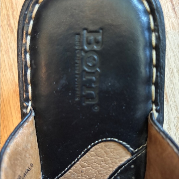 Born Black Leather Women’s Sz 10 Mules/Clogs - Picture 7 of 7